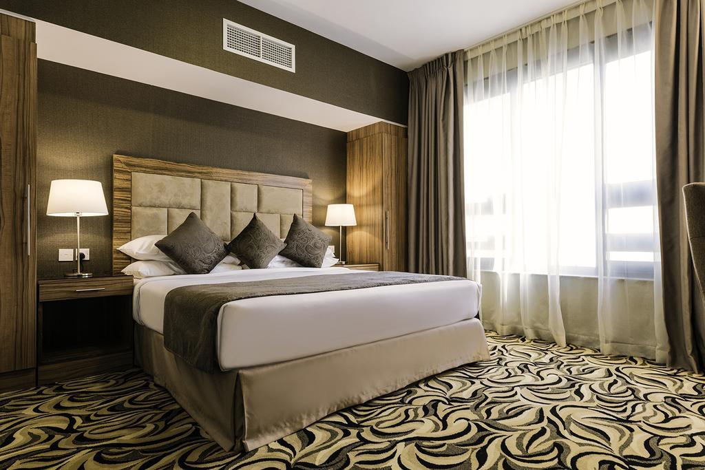 Emirates Plaza Hotel Abu Dhabi Esterno foto