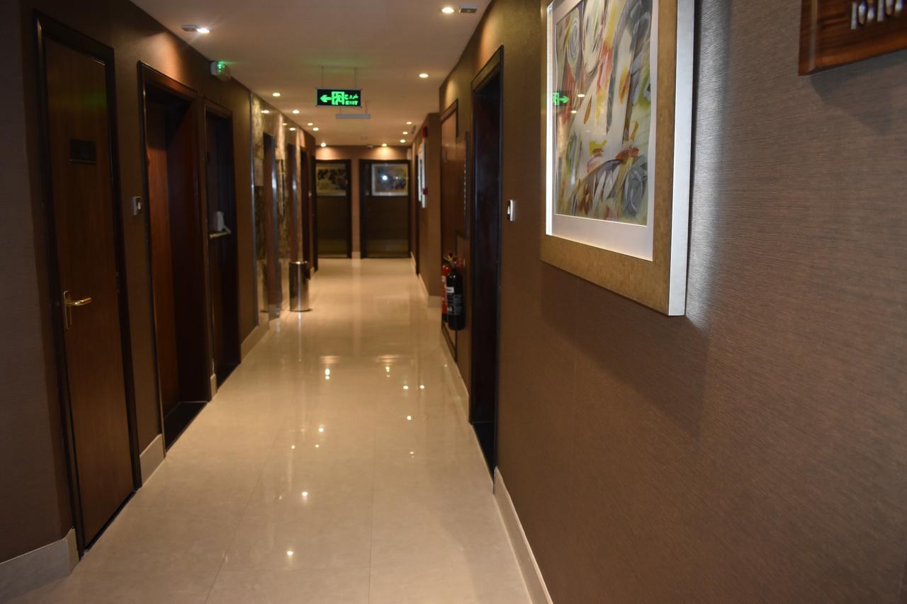 Emirates Plaza Hotel Abu Dhabi Esterno foto
